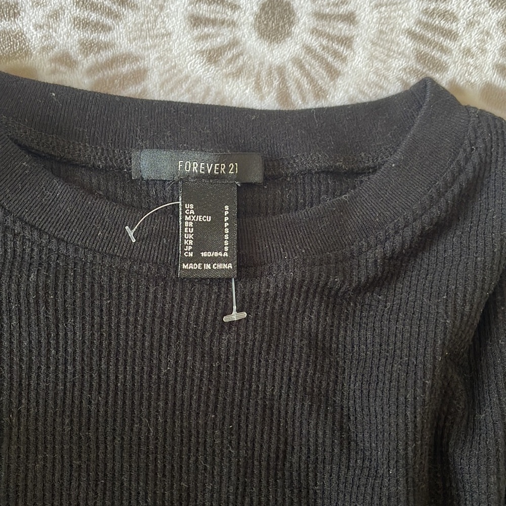 Black waffle long sleeve cropped tee - Picture 2 of 2